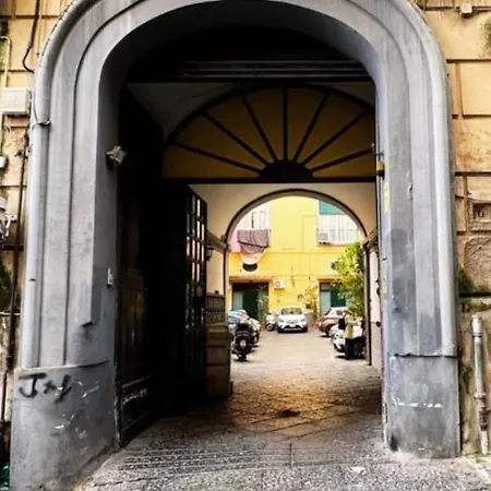 Casa vacanze Boutique Tarsia- A 2 Minuti Da Piazza Dante E Metro Montesanto